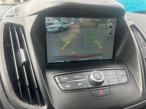 Used 2019 Ford Escape SEL image 30