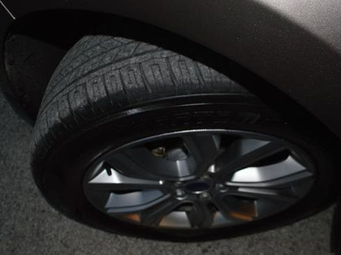 Used 2019 Ford Edge Titanium image 24