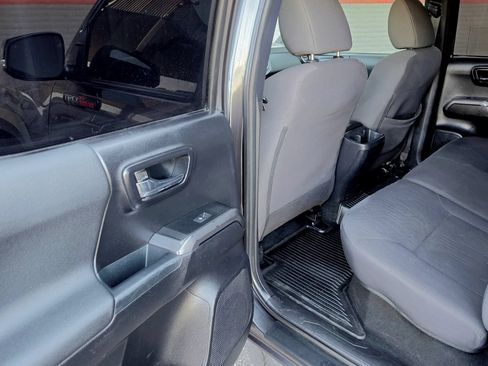 Used 2018 Toyota Tacoma TRD Off-Road w/ Technology Package AWD/4WD image 36
