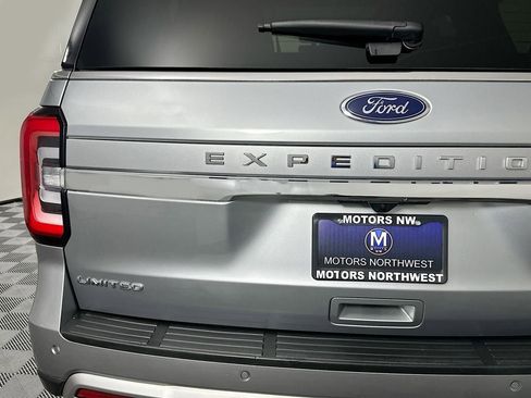 Used 2023 Ford Expedition Max Limited image 13