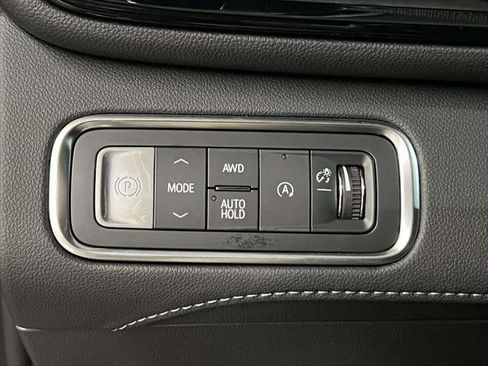 Used 2025 Buick Enclave Preferred w/ Power Package image 22