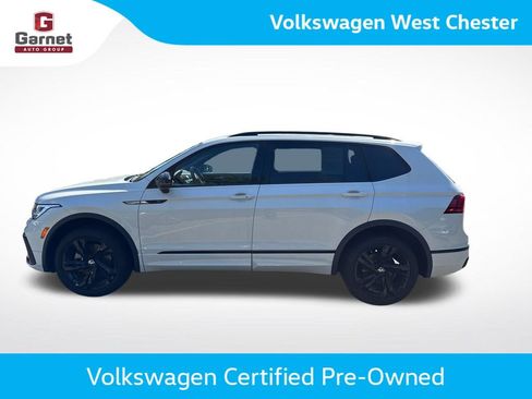 Used 2024 Volkswagen Tiguan SE R-Line AWD/4WD image 2
