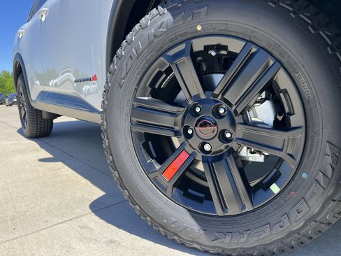 New 2026 Nissan Rogue SV w/ Rock Creek Premium Package AWD/4WD image 8