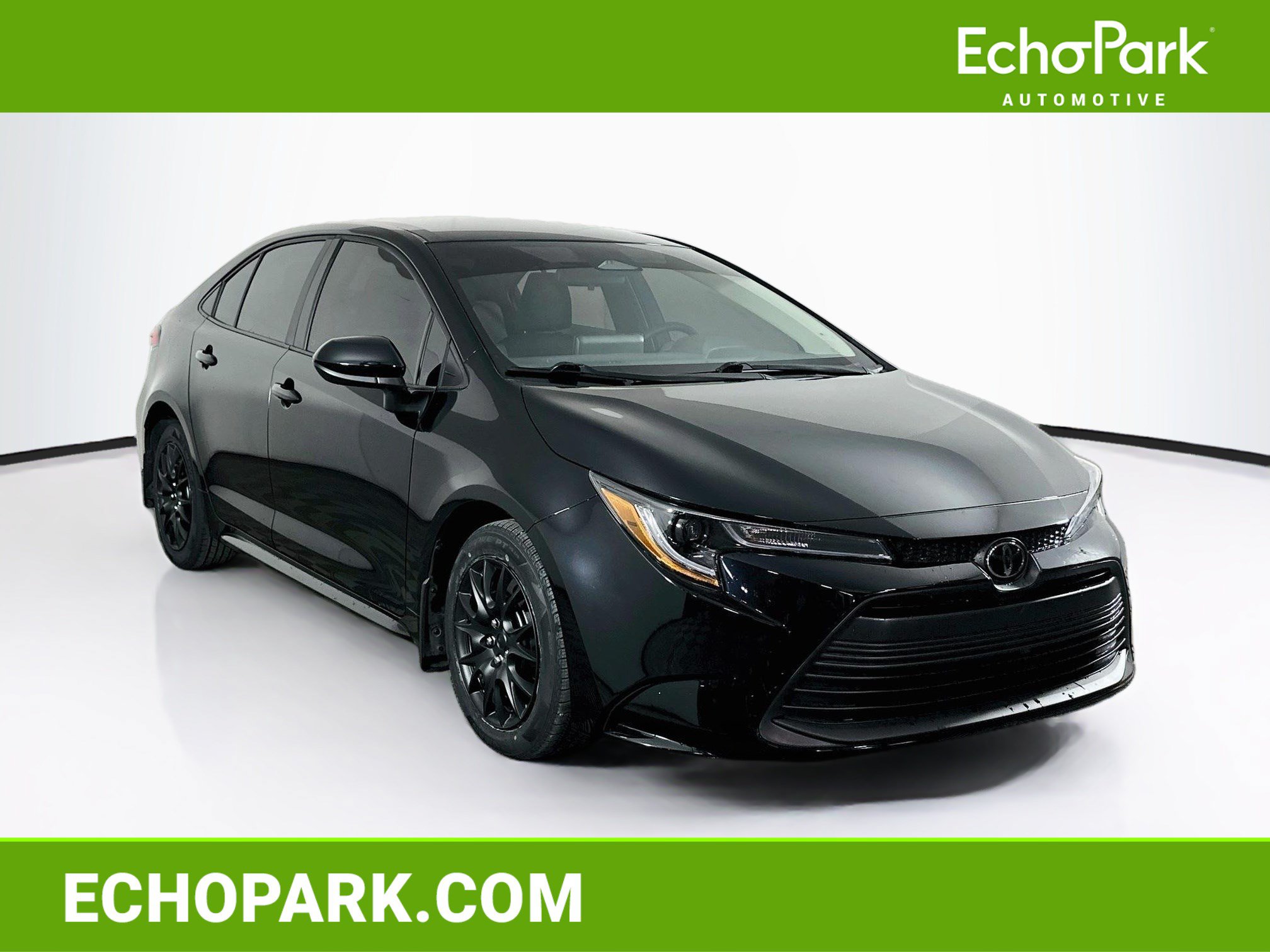 Used 2025 Toyota Corolla LE FWD image 1