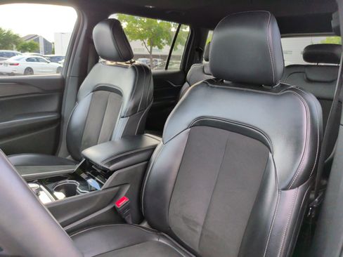 Used 2023 Jeep Grand Cherokee L Laredo image 23