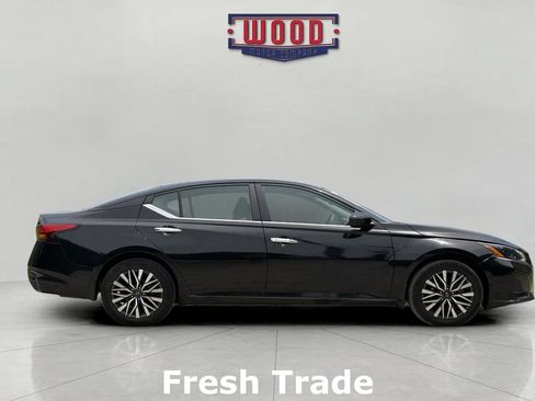 Used 2023 Nissan Altima 2.5 SV AWD/4WD image 2