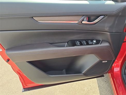 New 2025 MAZDA CX-5 Signature image 18