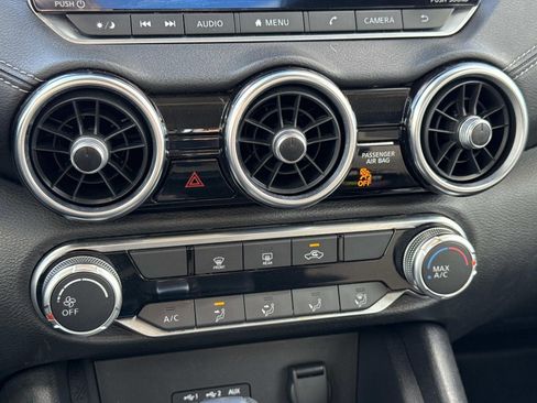 Used 2023 Nissan Sentra SV image 11