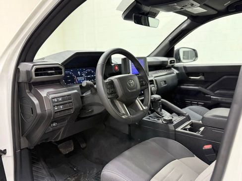 Used 2025 Toyota Tacoma TRD Off-Road image 16