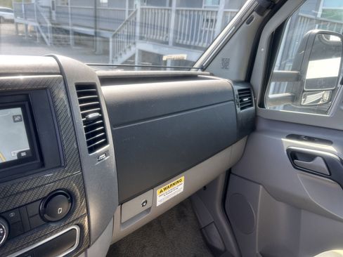 Used 2015 Mercedes-Benz Sprinter 3500 image 28
