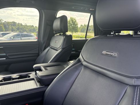 Used 2025 Ford Expedition Platinum w/ Stealth Performance Package AWD/4WD image 17