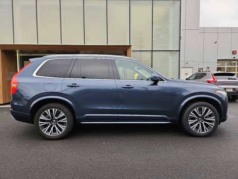 Used 2021 Volvo XC90 T5 Momentum w/ Climate Package image 7