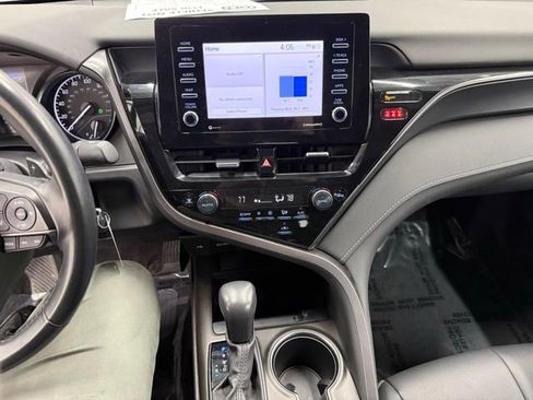 Used 2023 Toyota Camry SE image 19
