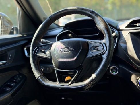 Used 2023 Chevrolet TrailBlazer RS FWD image 22