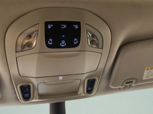 Used 2024 Chrysler Pacifica Limited FWD image 22