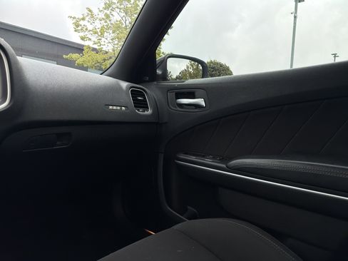 Used 2022 Dodge Charger Scat Pack w/ Dynamics Package RWD image 22