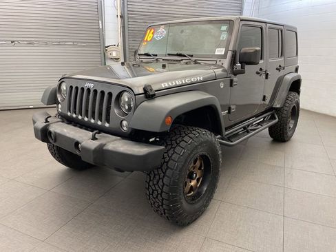 Used 2016 Jeep Wrangler Unlimited Rubicon w/ Max Tow Package AWD/4WD image 3
