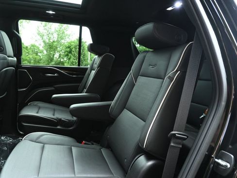 Used 2024 Cadillac Escalade Premium Luxury w/ LPO, Floor Liner Package AWD/4WD image 4