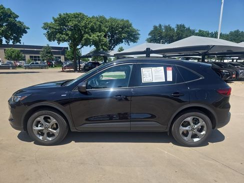 Used 2025 Ford Escape ST-Line AWD/4WD image 3