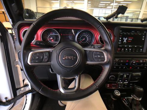 Used 2022 Jeep Wrangler Rubicon AWD/4WD image 12