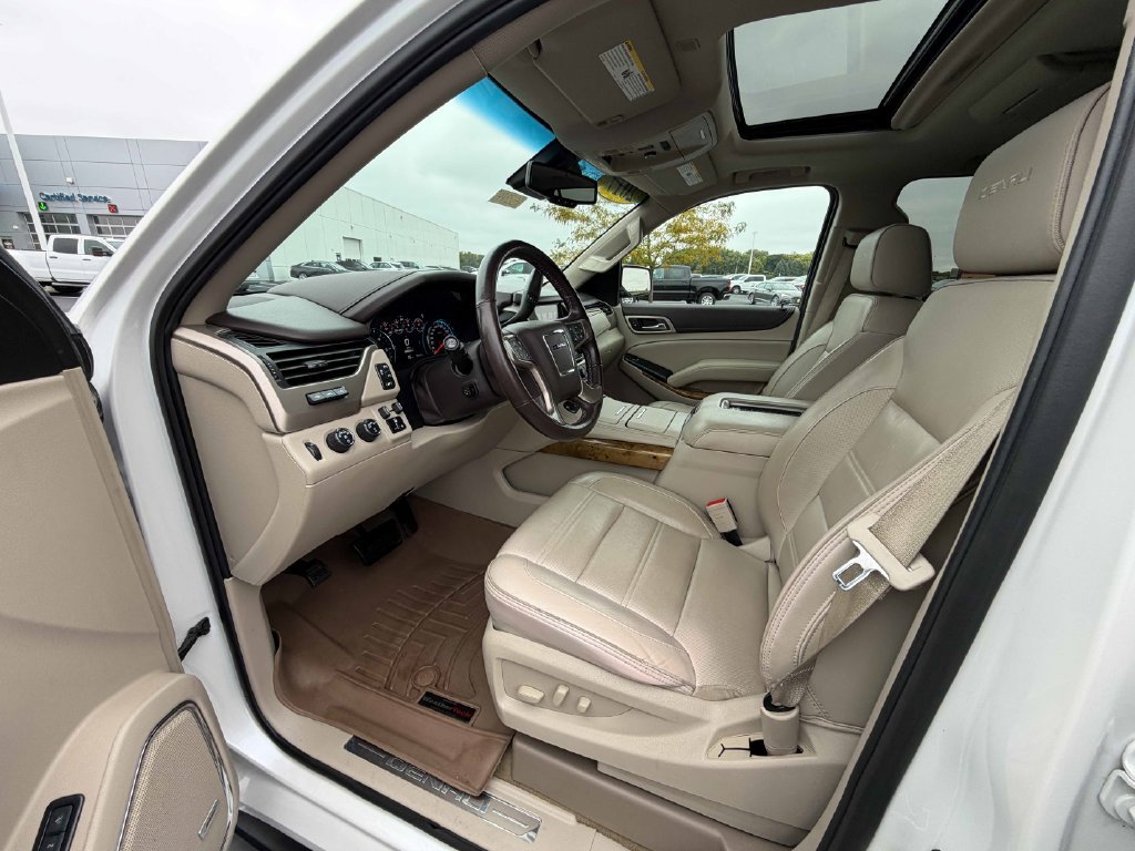 Used 2017 GMC Yukon Denali w/ Open Road Package AWD/4WD image 13