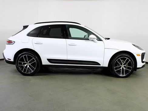 Used 2025 Porsche Macan image 8