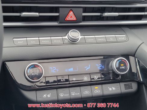 Used 2022 Hyundai Elantra Limited image 23