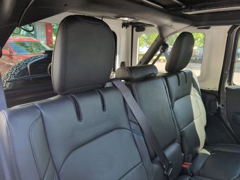 Used 2025 Jeep Wrangler Unlimited Rubicon 4xe w/ Safety Group AWD/4WD image 23