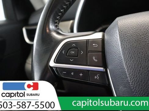 Used 2022 Toyota Highlander XLE AWD/4WD image 19
