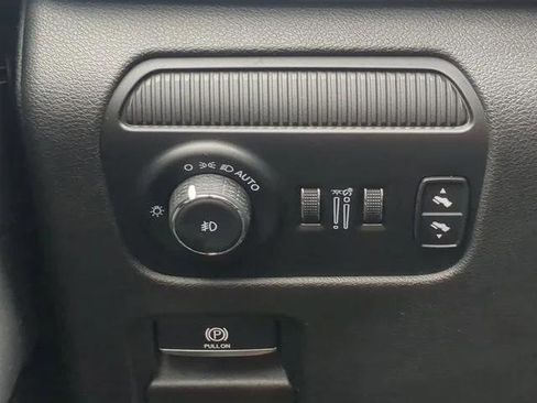 Certified 2022 Jeep Grand Wagoneer Series I AWD/4WD image 30