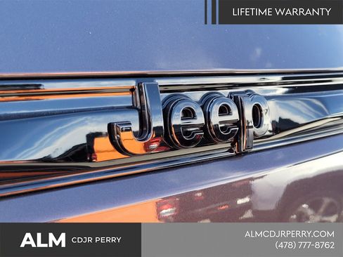 New 2025 Jeep Grand Cherokee 4WD image 9