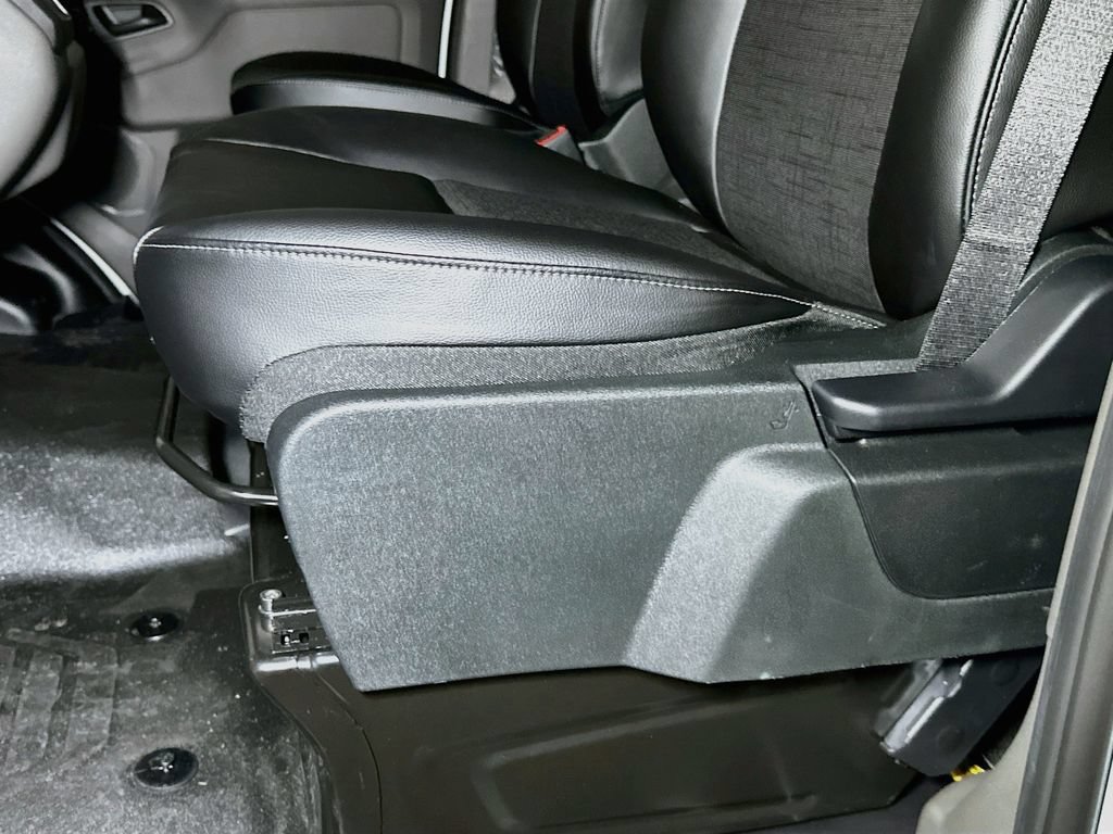 New 2027 Ford Transit 250 148 Medium Roof w/ Load Area Protection Package RWD image 15