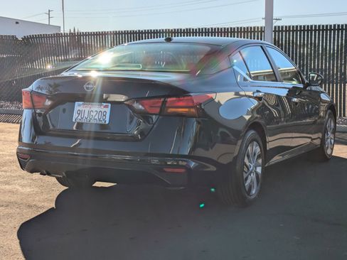 Certified 2025 Nissan Altima 2.5 S image 8