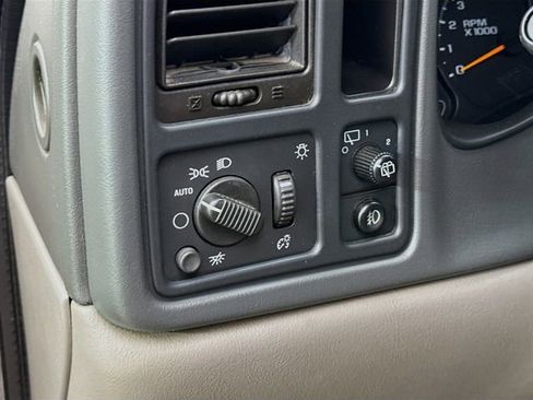 Used 2005 Chevrolet Tahoe LS image 11