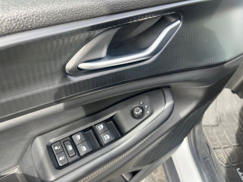 Used 2023 Jeep Grand Cherokee L Laredo image 14