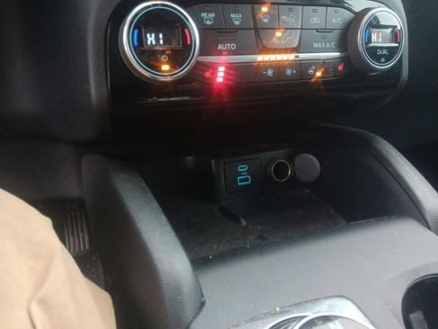 Used 2021 Ford Escape SEL w/ Technology Package image 29