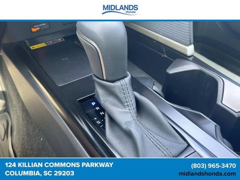 Used 2025 Toyota Camry SE FWD image 30