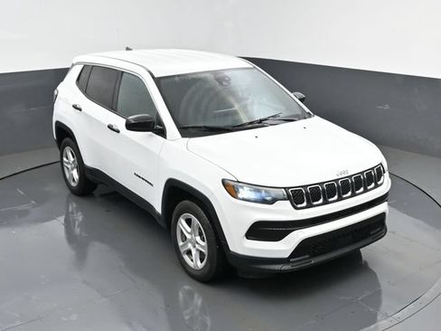 Used 2023 Jeep Compass Sport AWD/4WD image 19