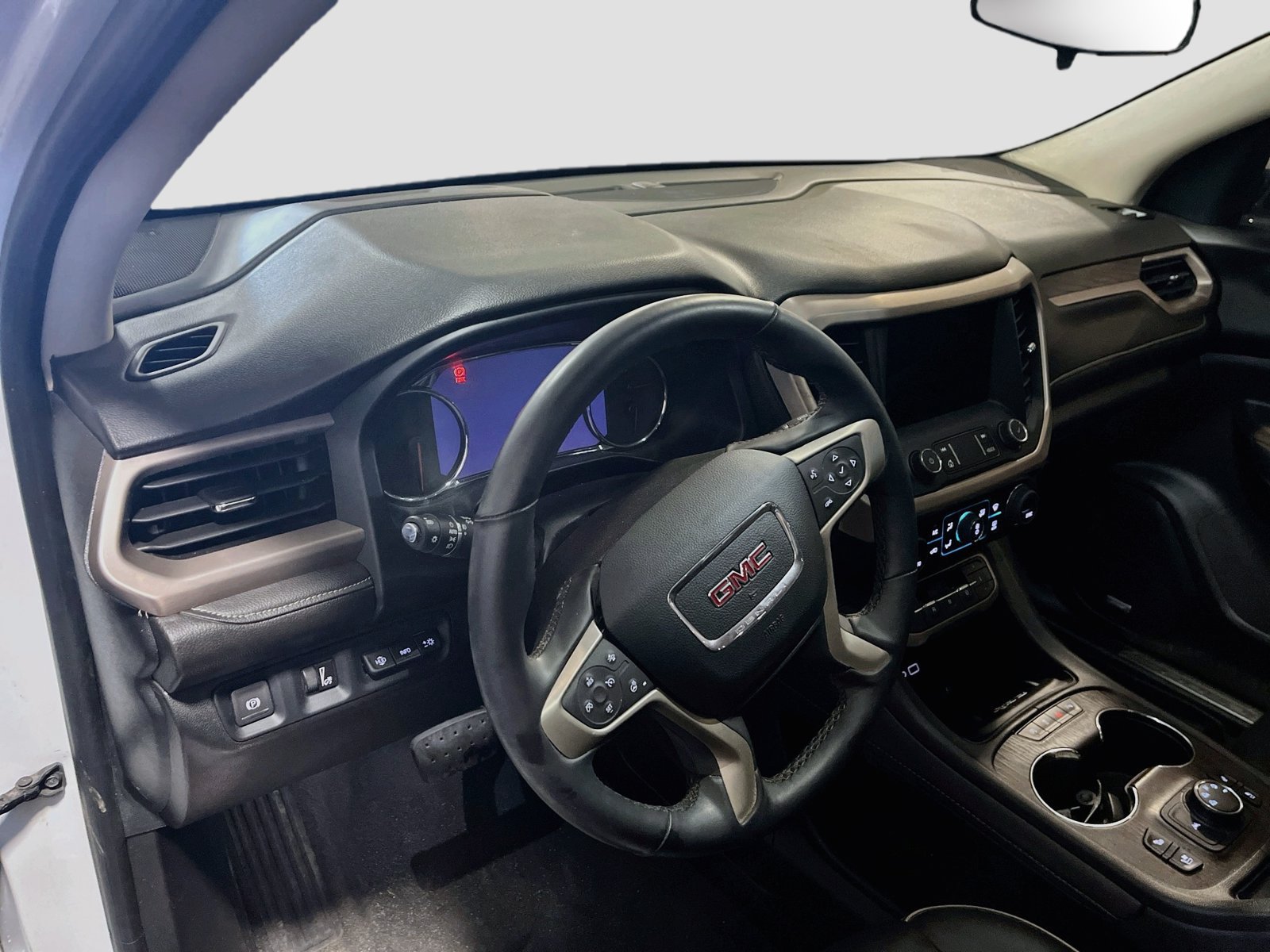 Used 2023 GMC Acadia Denali w/ Denali Ultimate Package AWD/4WD image 9
