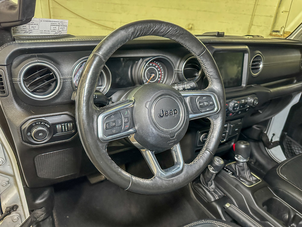 Used 2019 Jeep Wrangler Unlimited Sahara w/ Uconnect 4C Nav & Sound Group AWD/4WD image 24