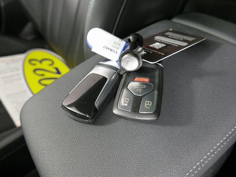 Used 2023 Audi A4 2.0T Premium w/ Convenience Package image 12