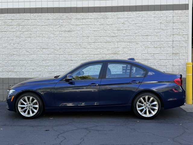 Used 2018 BMW 320i xDrive Sedan w/ Convenience Package AWD/4WD image 13