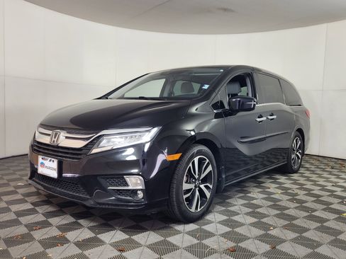 Used 2018 Honda Odyssey Elite image 3