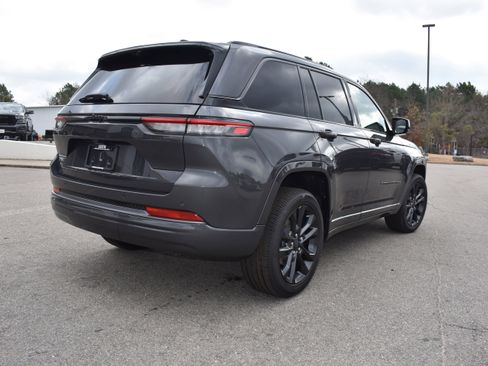 New 2026 Jeep Grand Cherokee Limited Reserve image 9