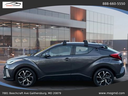 Used 2022 Toyota C-HR XLE FWD image 9