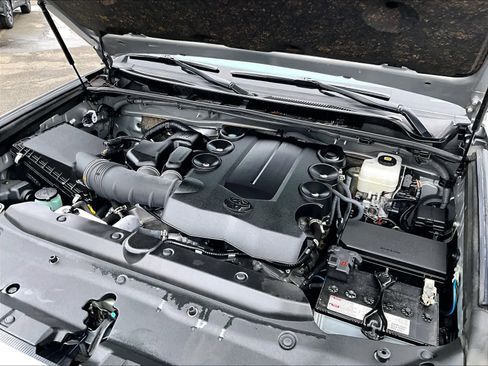 Used 2024 Toyota 4Runner TRD Off-Road image 35