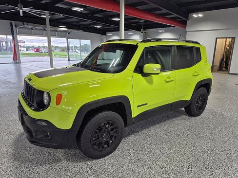 Used 2018 Jeep Renegade Altitude AWD/4WD image 1