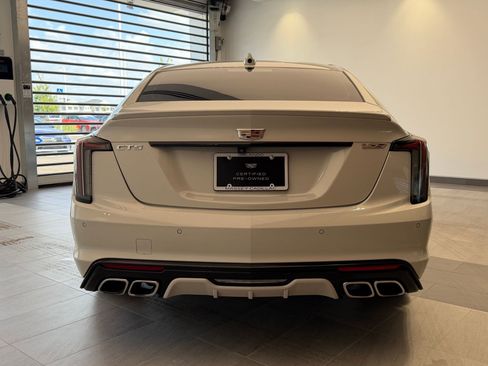 Used 2023 Cadillac CT5 V w/ Platinum Package RWD image 10