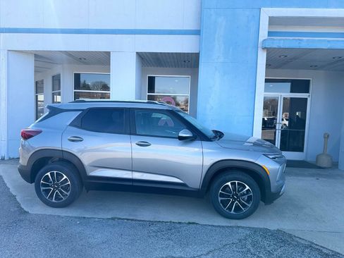 New 2026 Chevrolet TrailBlazer LT w/ Driver Confidence Package AWD/4WD image 2