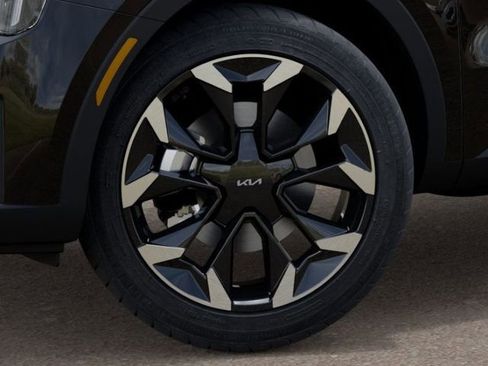 New 2025 Kia Sorento EX FWD image 9